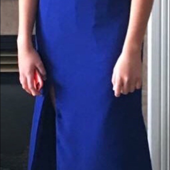 Stunning, sleek and sophisticated prom dress! - Picture 6 of 6